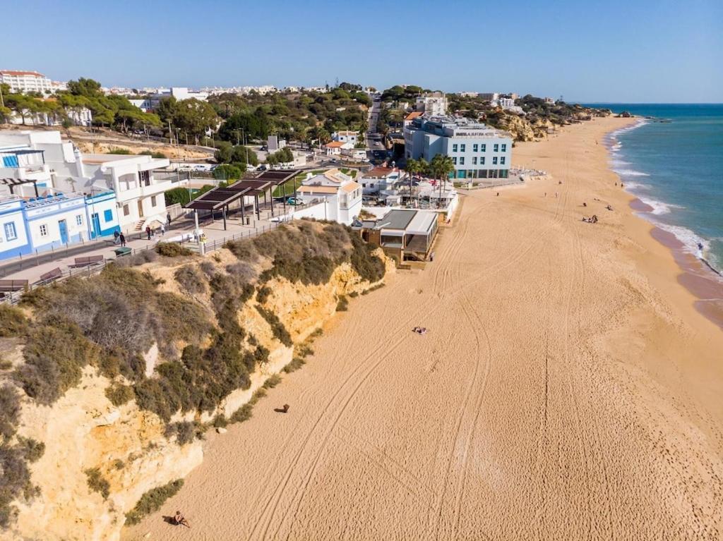 Refurbished Beachfront House, Pool, Ac, Wifi, Albufeira, Sea View Bagian luar foto
